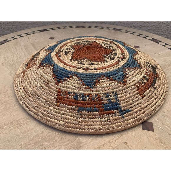 Large Native American Polychrome Basket Hand Woven Coiled Star Animals - Picture 4 of 5